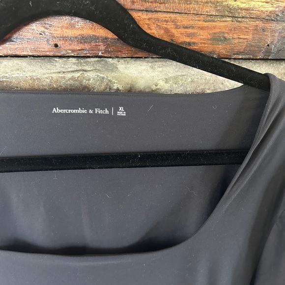 NWT Abercrombie Soft Matte Seamless Long-Sleeve Squareneck Top XL - Picture 2 of 5